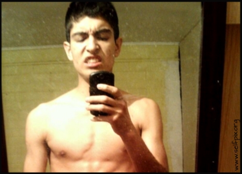 Latino Selfpix Sebastian 22 years old